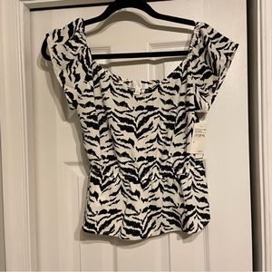 NWT Abound Fuzzy Tiger Print Top